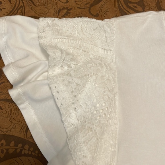 Womens short sleeve Kate & Sam shirt. Stretchy with lace detail flutter sleeves - Picture 3 of 6